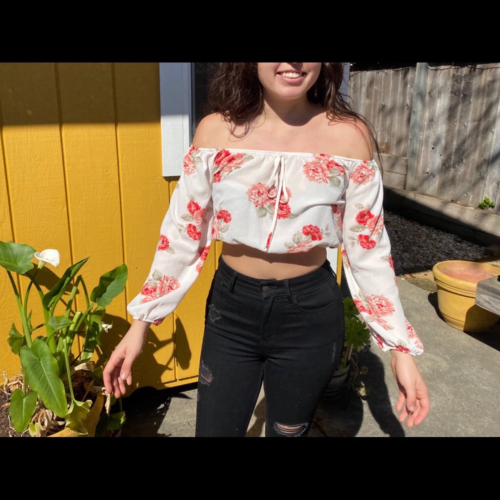 Floral Cropped long sleeve off the shoulder